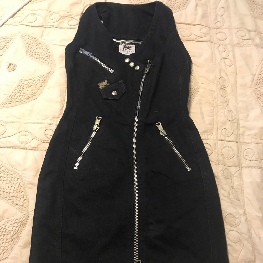 Size 9 zipper dress fits a little tighter